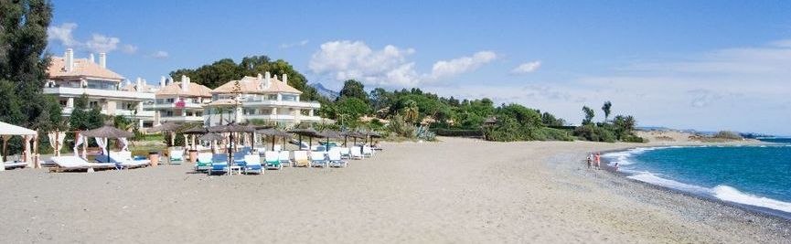 Испания пляжи курорта Эстепона на Коста дель Соль