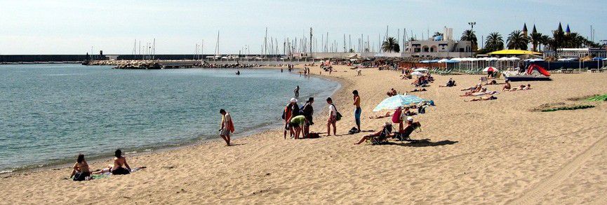 Испания пляжи курорта Фуэнхирола на Коста дель Соль