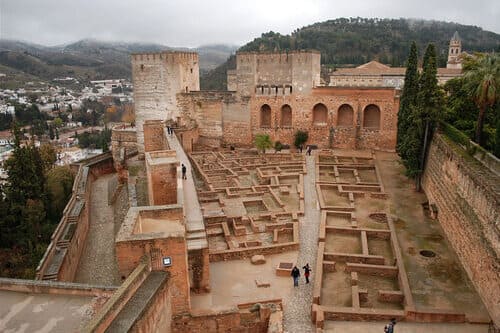 История дворцового комплекса Альгамбра Хенералифе в Гранаде